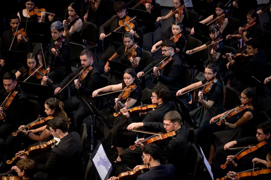 Prensa: Dos músicas de la Orquesta Escuela Carlos Chávez formarán parte de la Orquesta Juvenil Iberoamericana